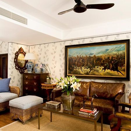 디 오이스터 박스 호텔 Umhlanga Rocks 객실 사진 A living room